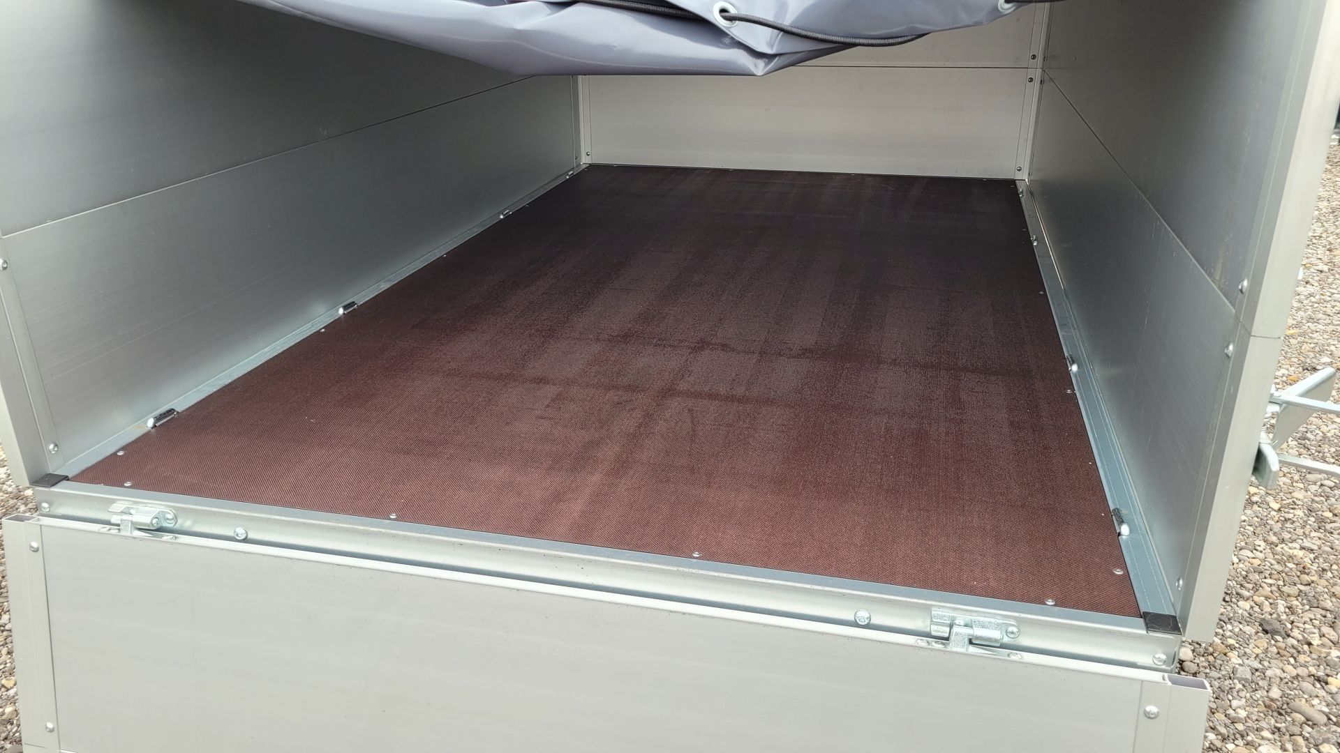Anssems PLT 750.211×132 Hochlader mit Plane