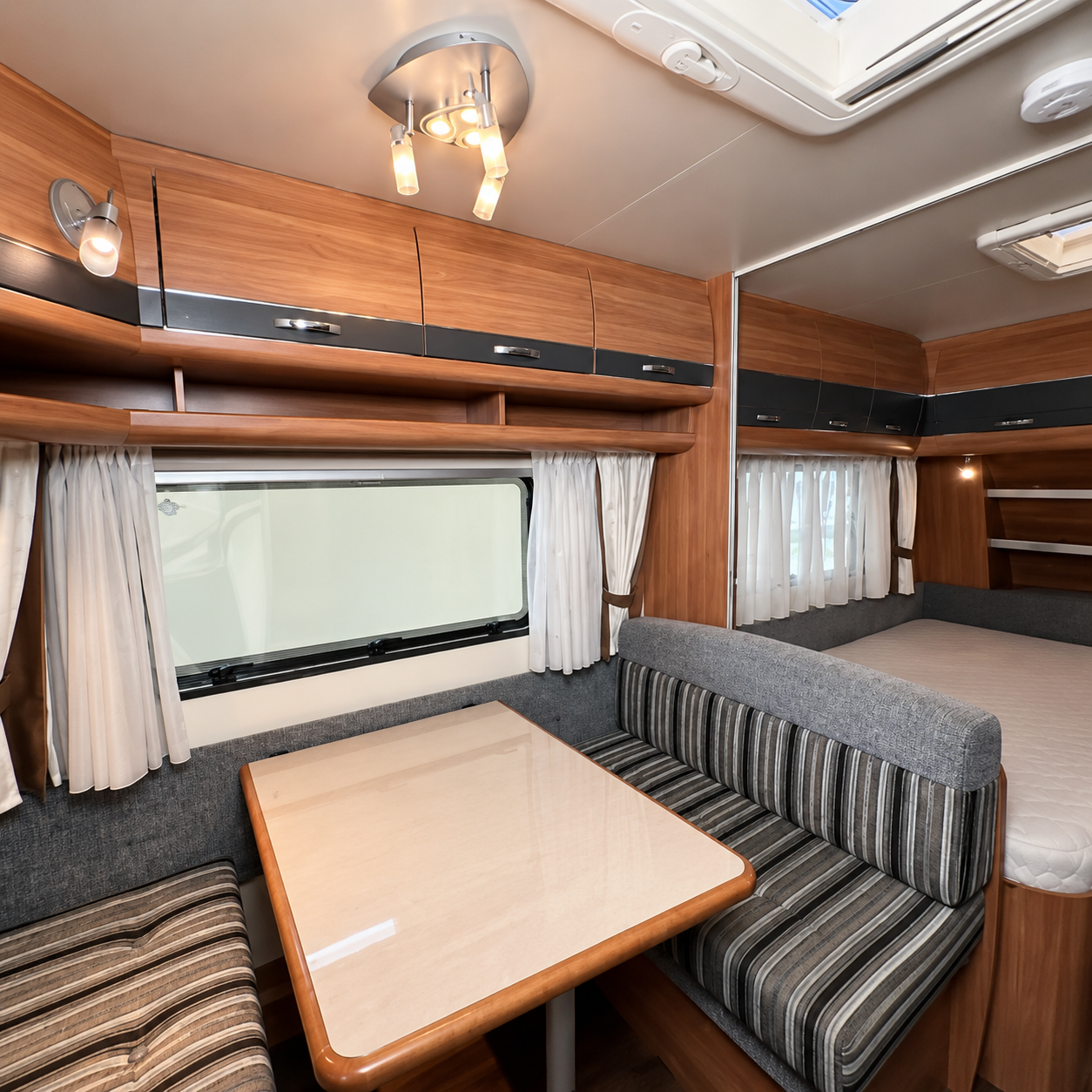 Caravane Hobby De Luxe 400 SFe